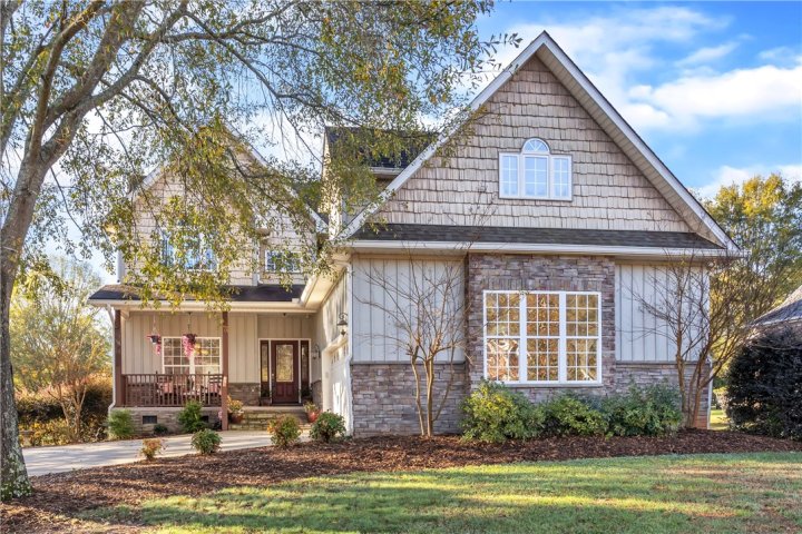 395 Winesap Road sold home in Apple Valley, Duncan, SC