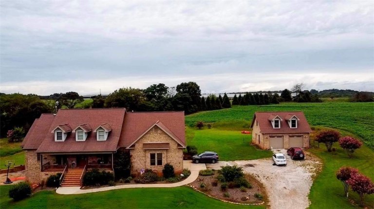 411 Arrowhead Lake Trail sold home in Arrowhead Lake Farms, Westminster, SC