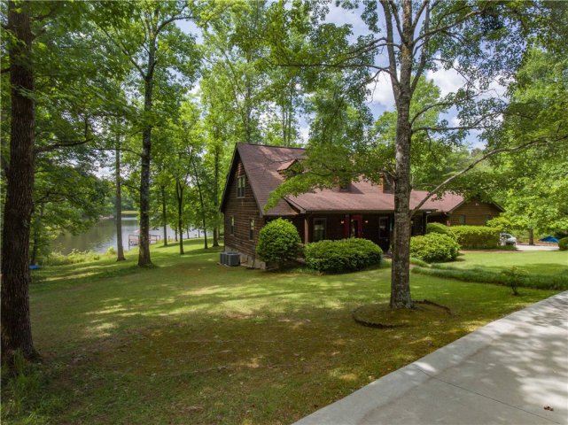175 Beaver Lake Drive sold home in Beaver Lake, West Union, SC