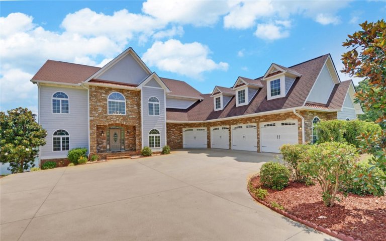 56 York Shores Drive sold home in York Shores, Hartwell, GA
