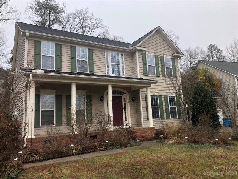 909 Colnago Place