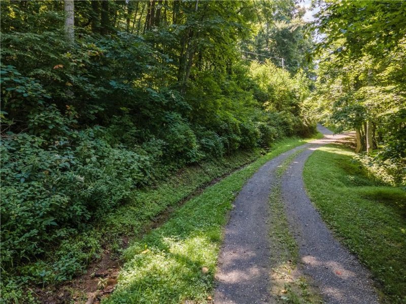 Property image 5 at 225 Merrie Way, Waynesville, NC 28786