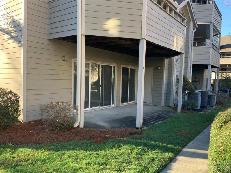 Property image 3 at 2549 Stockbridge Drive, Charlotte, NC 28210