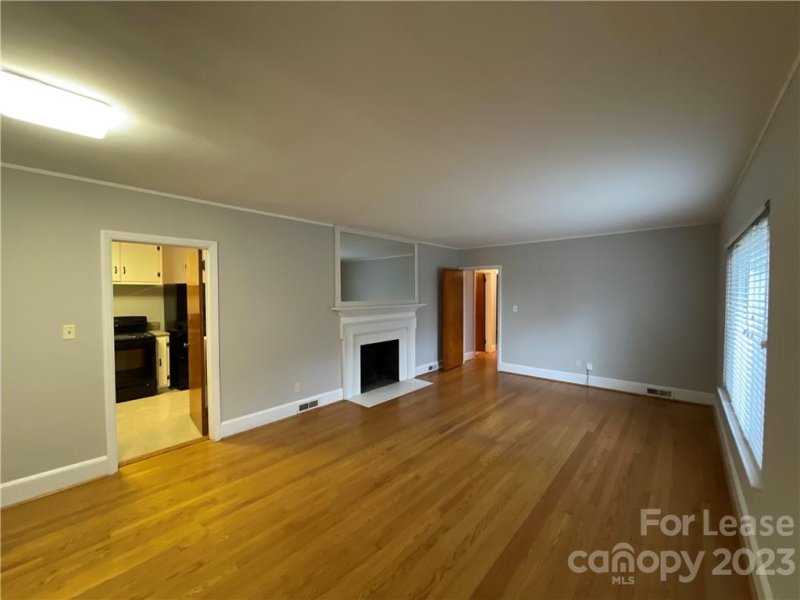 Property image 2 at 932 Hickory Nut Street, Charlotte, NC 28205