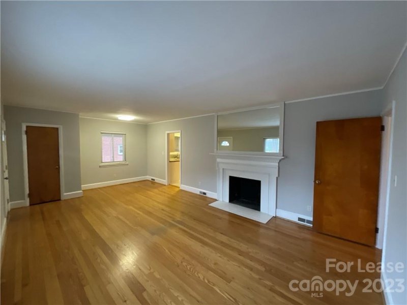 Property image 3 at 932 Hickory Nut Street, Charlotte, NC 28205