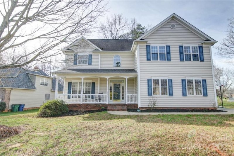 Property image 2 at 2828 Cameron Commons Way, Matthews, NC 28104