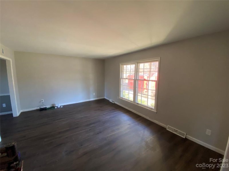 Property image 4 at 801 Mclaughlin Drive, Charlotte, NC 28212