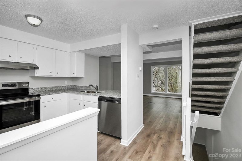 Property image 2 at 7301 Pebblestone Drive, Charlotte, NC 28212