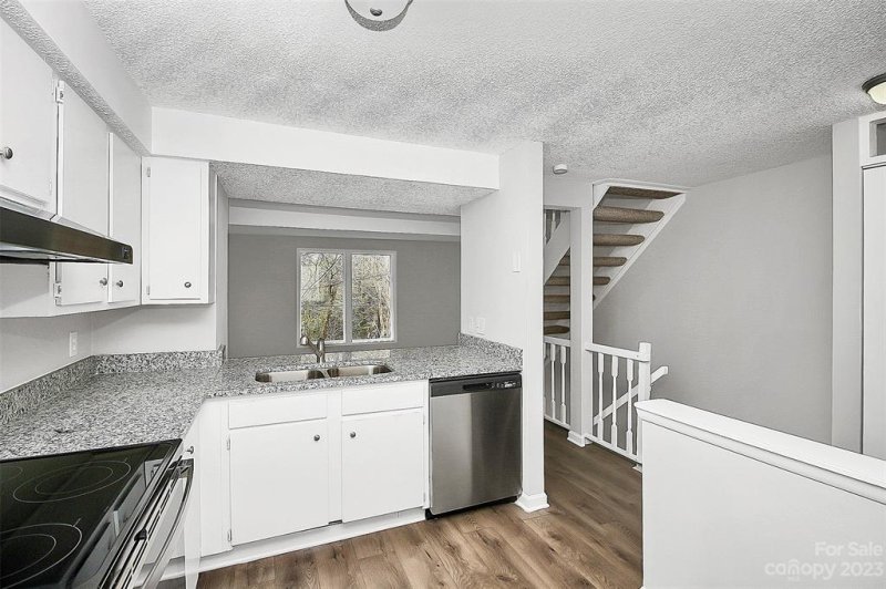 Property image 4 at 7301 Pebblestone Drive, Charlotte, NC 28212