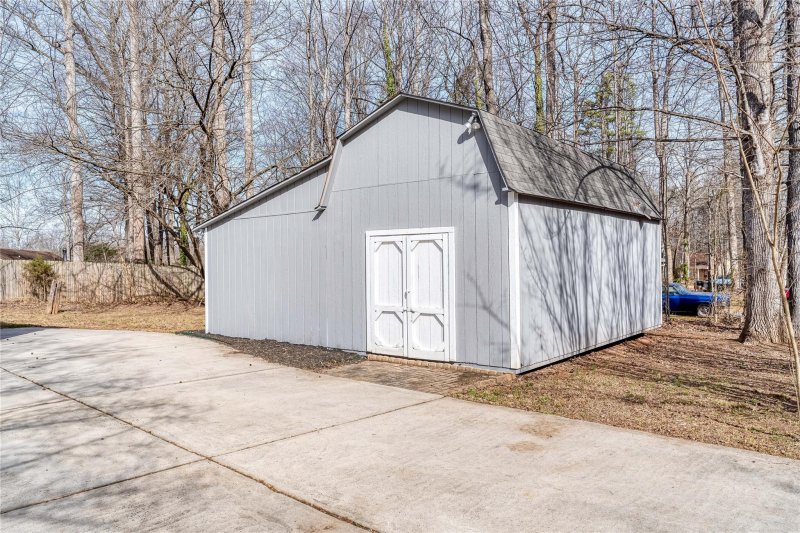 Property image 5 at 4425 Dunwoody Drive, Charlotte, NC 28215