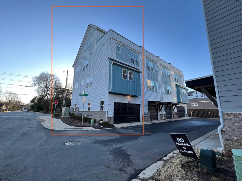 Property image 3 at 965 E 36th Street, Charlotte, NC 28205