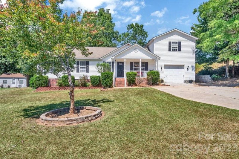 458 Stonehenge Drive