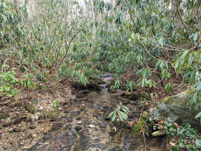 Property image 2 at 7228 Hideaway Lane, Newland, NC 28657