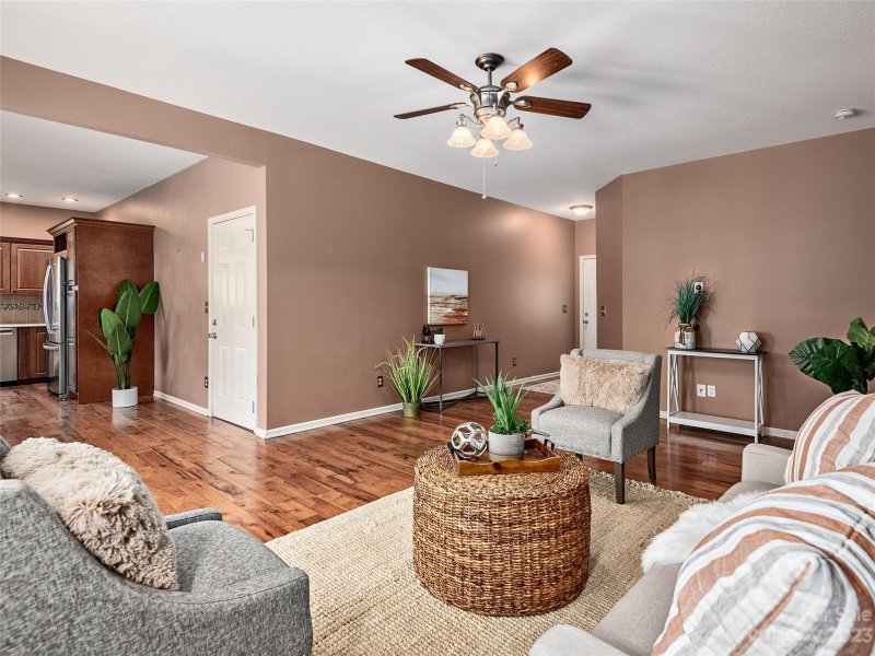 Property image 4 at 6 Azure Sage Way, Asheville, NC 28806