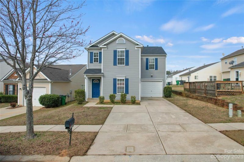 Property image 2 at 2527 Cochrane Drive, Charlotte, NC 28269