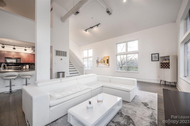 Property image 2 at 404 Laurel Avenue, Charlotte, NC 28204