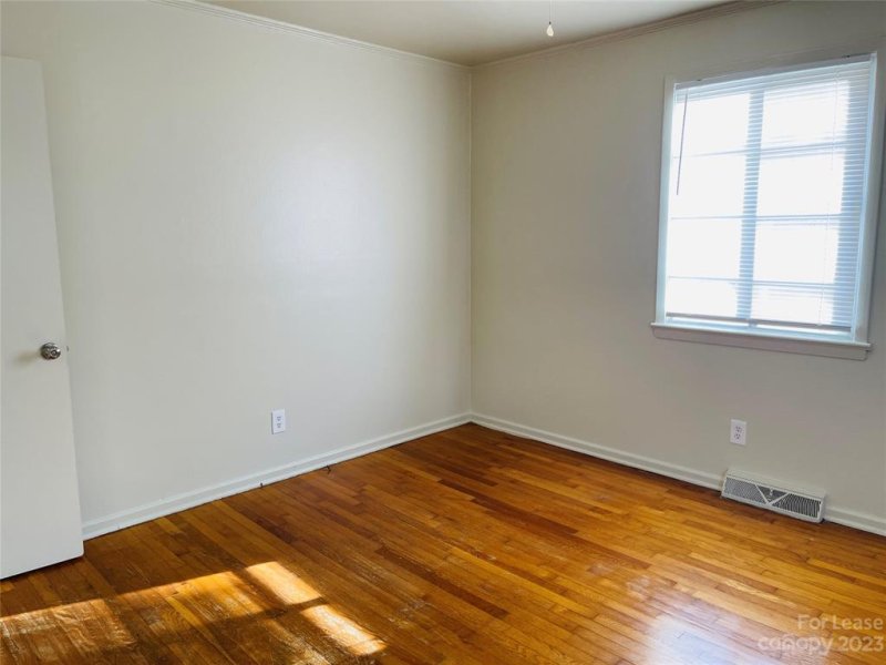 Property image 2 at 1910 Dickens Avenue, Charlotte, NC 28208