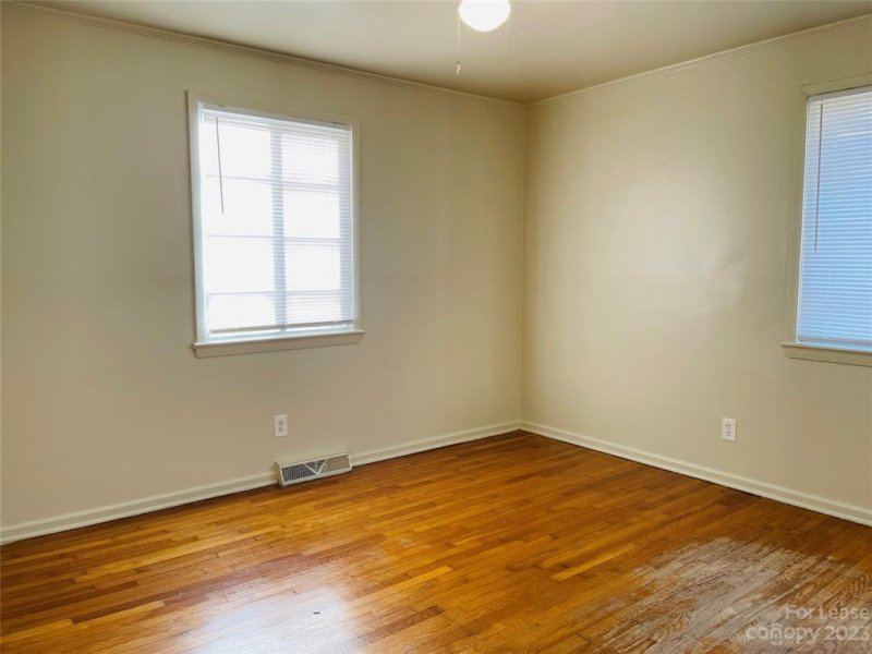 Property image 3 at 1910 Dickens Avenue, Charlotte, NC 28208