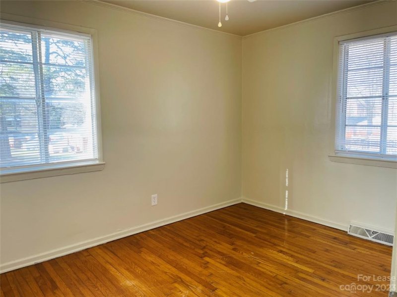 Property image 4 at 1910 Dickens Avenue, Charlotte, NC 28208