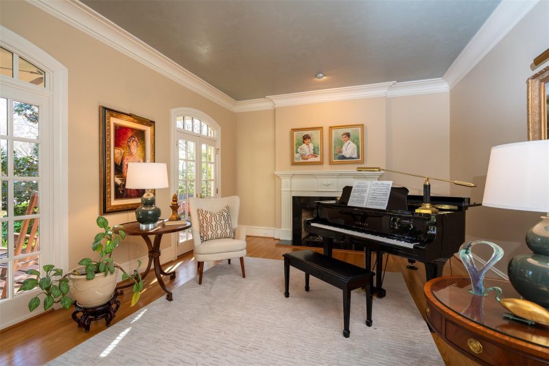 Property image 4 at 2115 Foxcroft Woods Lane, Charlotte, NC 28211