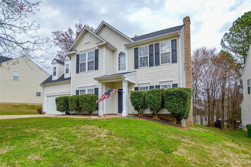 Property image 3 at 9826 Spring Park Drive, Charlotte, NC 28269