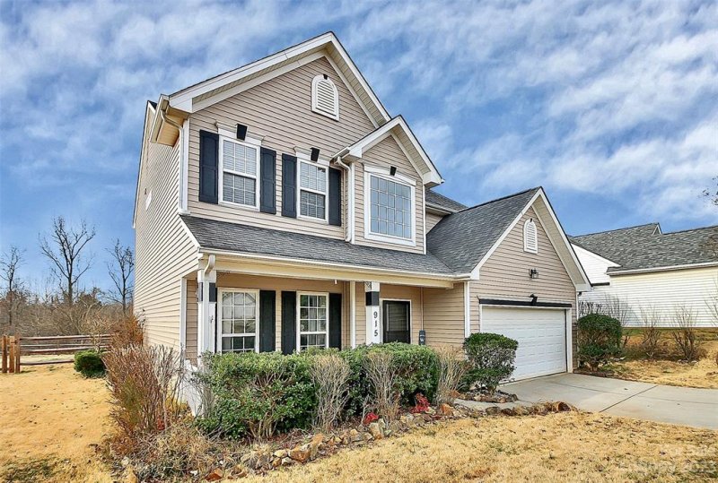 Property image 2 at 915 Rocky Meadows Lane, Concord, NC 28025