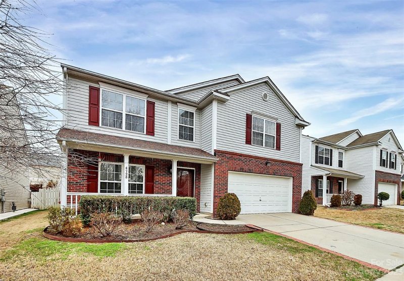 Property image 2 at 4728 Meadowfield Road, Charlotte, NC 28215