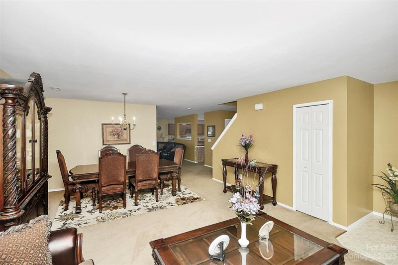 Property image 5 at 4728 Meadowfield Road, Charlotte, NC 28215