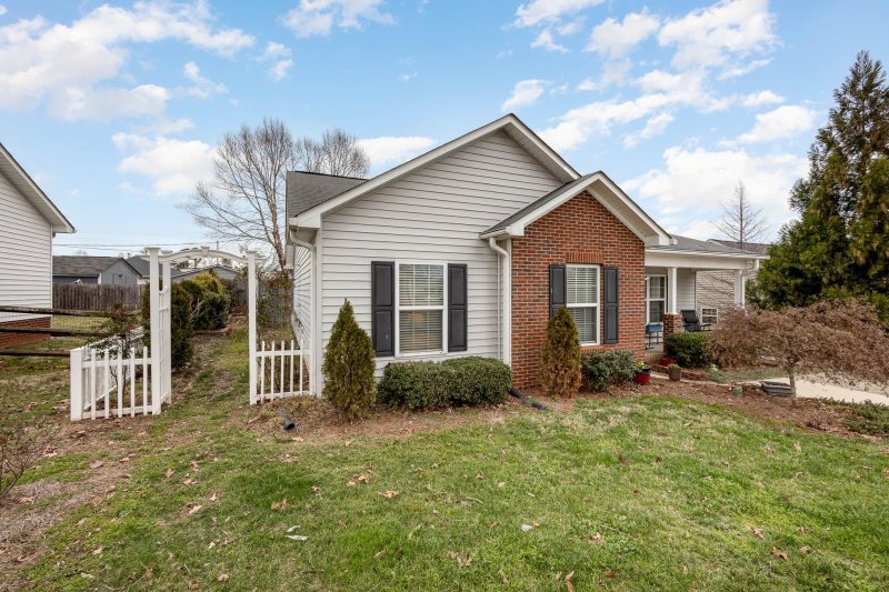 Property image 2 at 44 Linford Street, Belmont, NC 28012