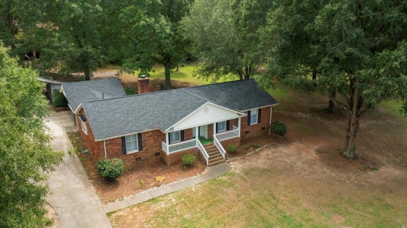 Property image 4 at 4428 Creemore Drive, Charlotte, NC 28213