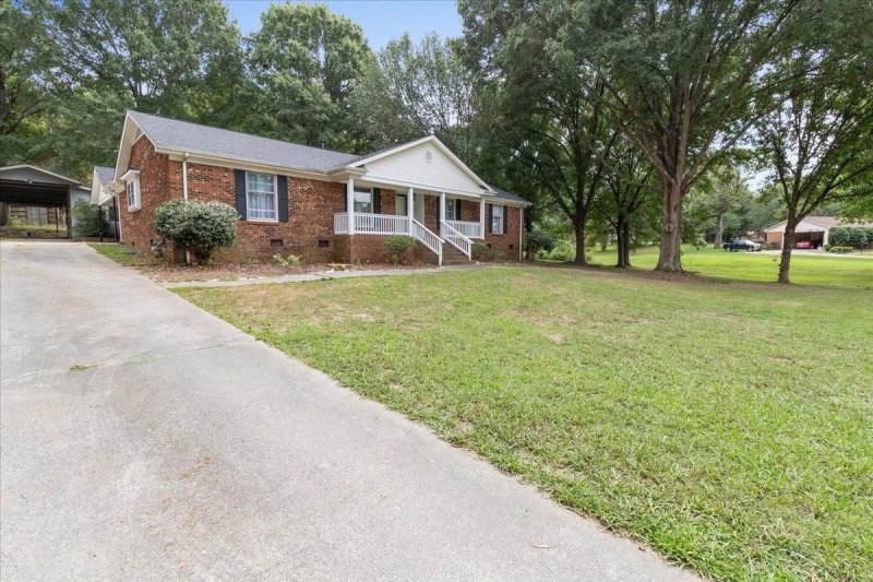 Property image 5 at 4428 Creemore Drive, Charlotte, NC 28213