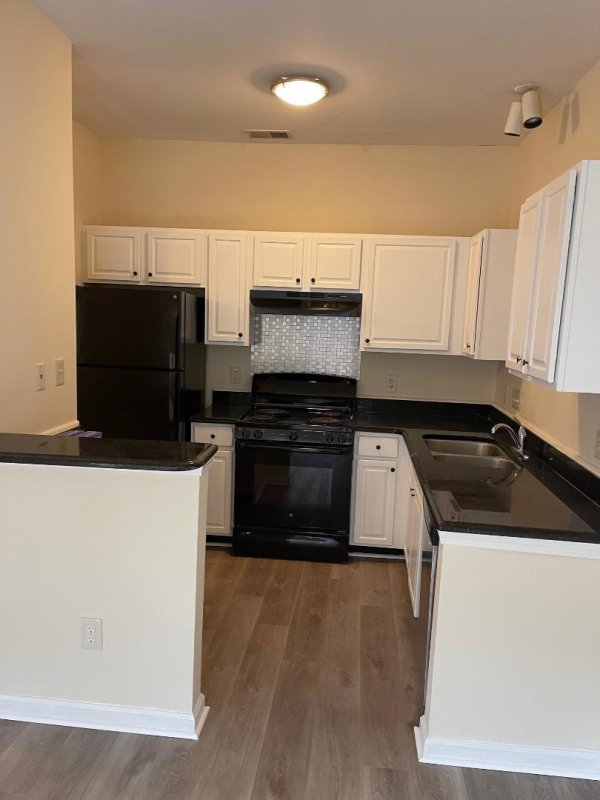 Property image 5 at 2121 Lennox Square Road, Charlotte, NC 28210