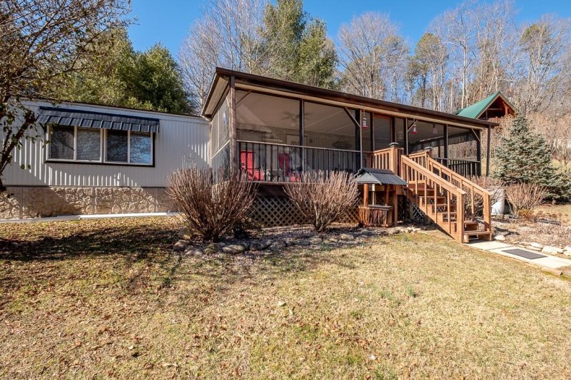 Property image 2 at 9 Arthur Drive, Balsam Grove, NC 28708