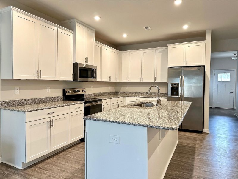 Property image 3 at 407 Park Meadows Drive, Matthews, NC 28104