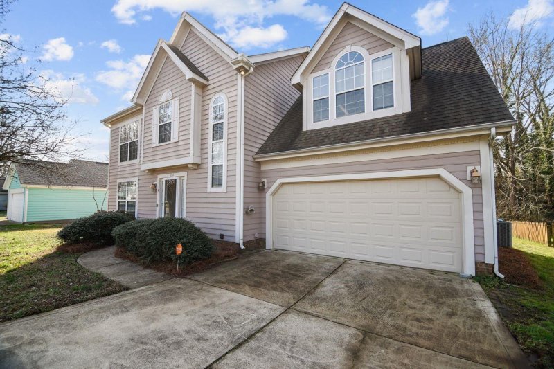 Property image 2 at 1121 Yorkdale Drive, Charlotte, NC 28217