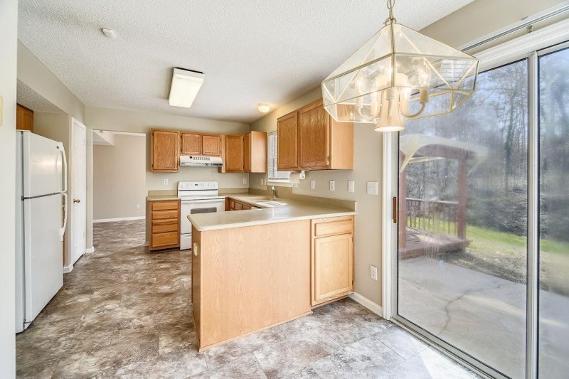 Property image 5 at 1121 Yorkdale Drive, Charlotte, NC 28217