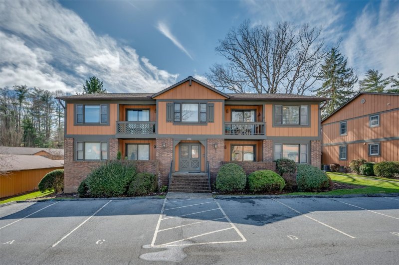 Property image 2 at 1751 Haywood Manor Road, Hendersonville, NC 28791