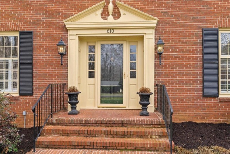 Property image 2 at 610 2nd Avenue, Conover, NC 28613