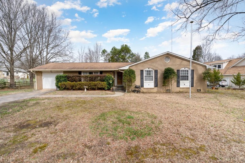 4311 Rolling Acres Road