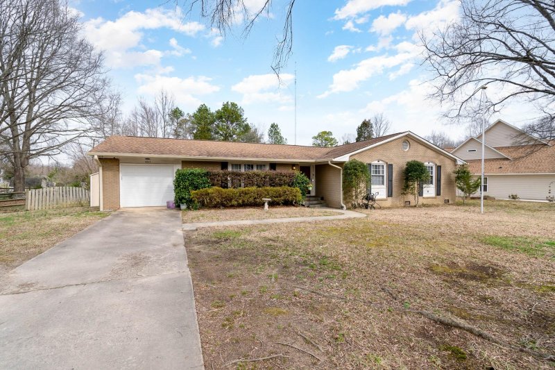 Property image 2 at 4311 Rolling Acres Road, Charlotte, NC 28213