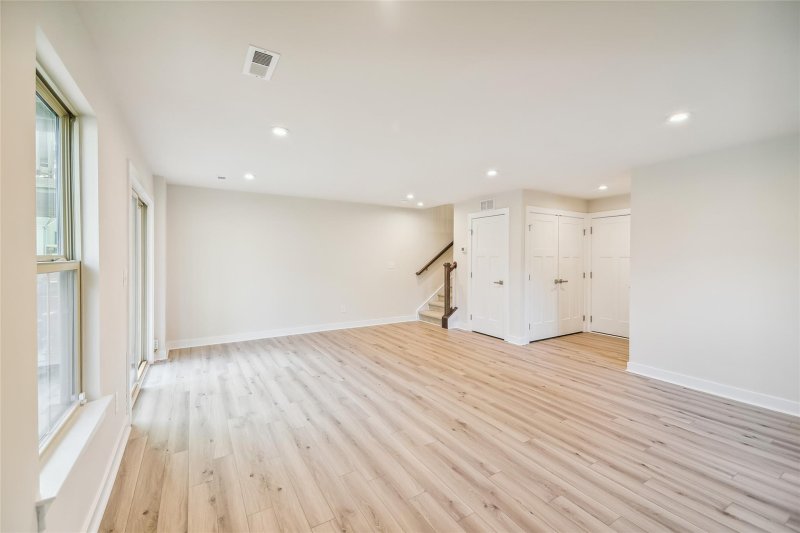 Property image 4 at 1916 Catkin Lane, Charlotte, NC 28205