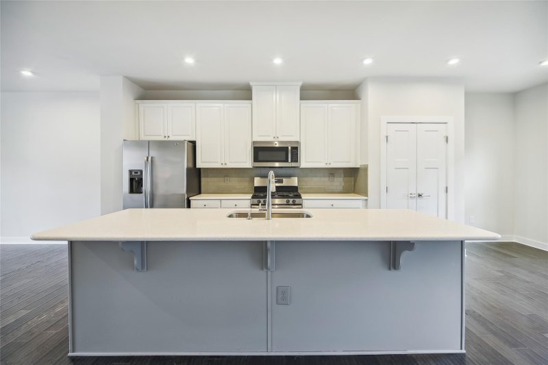 Property image 5 at 1916 Catkin Lane, Charlotte, NC 28205