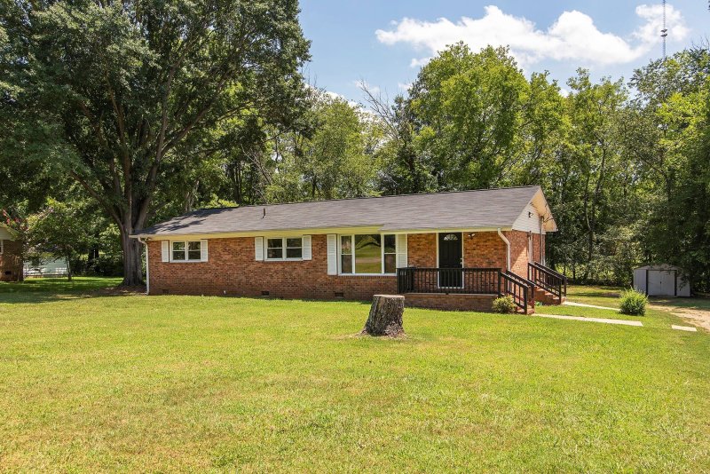 Property image 2 at 1121 Rembrandt Drive, Concord, NC 28027