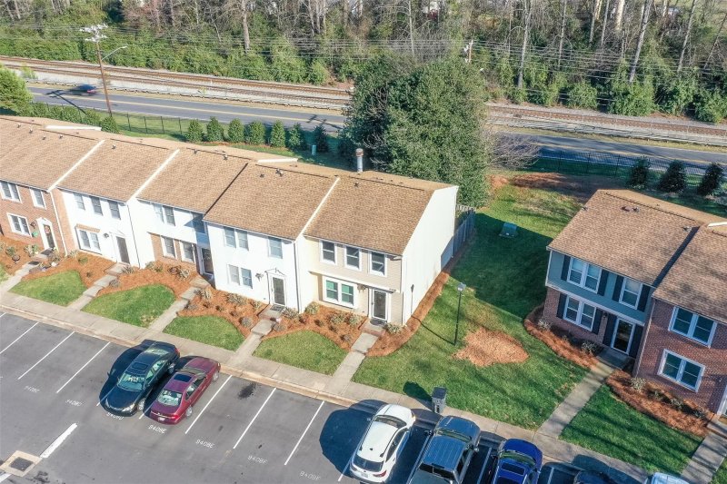 Property image 4 at 9408 Lexington Circle, Charlotte, NC 28213