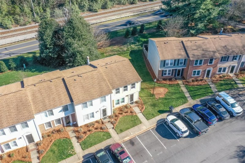 Property image 5 at 9408 Lexington Circle, Charlotte, NC 28213