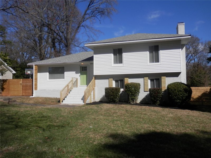 Property image 2 at 5907 Bluebonnet Road, Charlotte, NC 28212