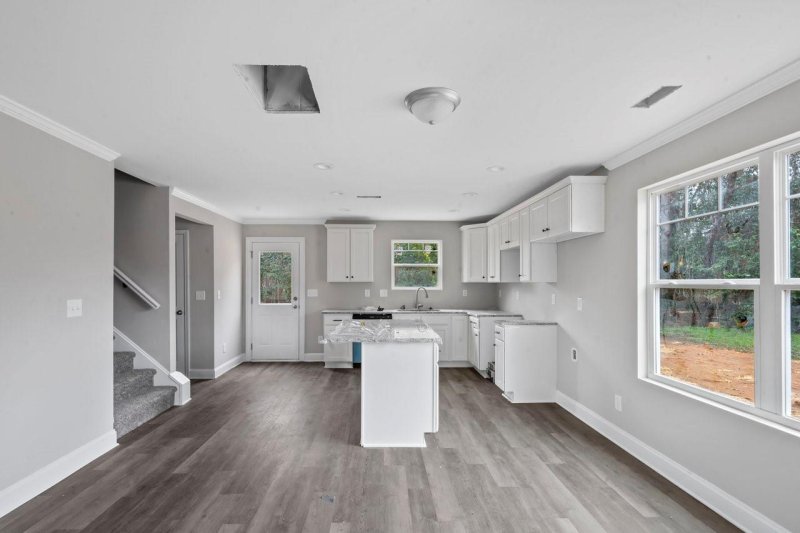 Property image 3 at 2628 Kenhill Drive, Charlotte, NC 28208