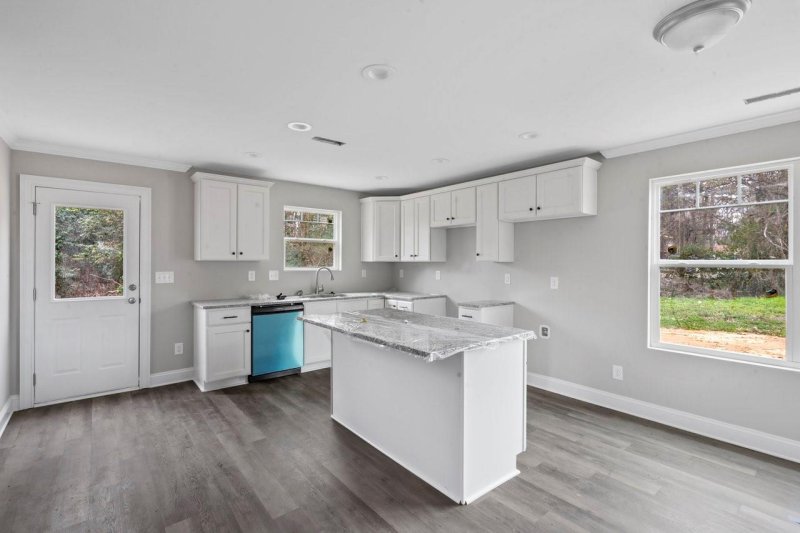 Property image 4 at 2628 Kenhill Drive, Charlotte, NC 28208