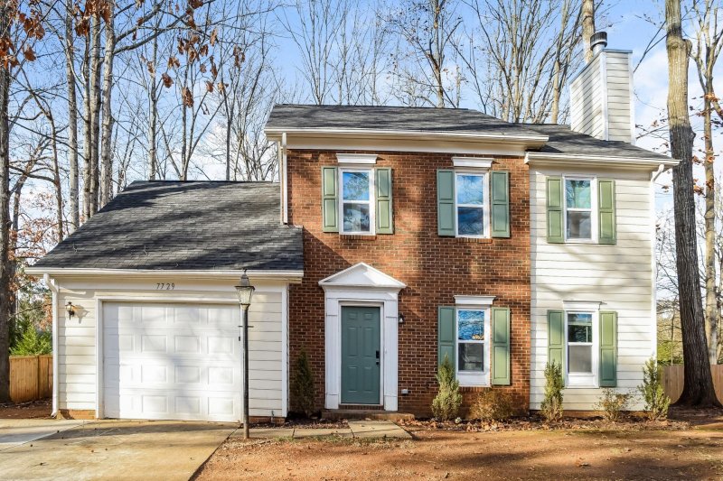 Property image 3 at 7729 Bridle Court, Charlotte, NC 28216