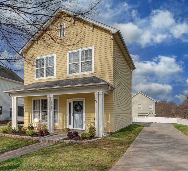 Property image 2 at 1817 Ethel Guest Lane, Charlotte, NC 28206